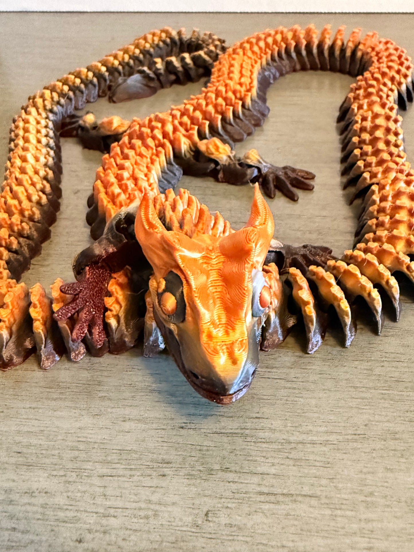 Articulated Dragon – Flexible Fantasy Display Piece